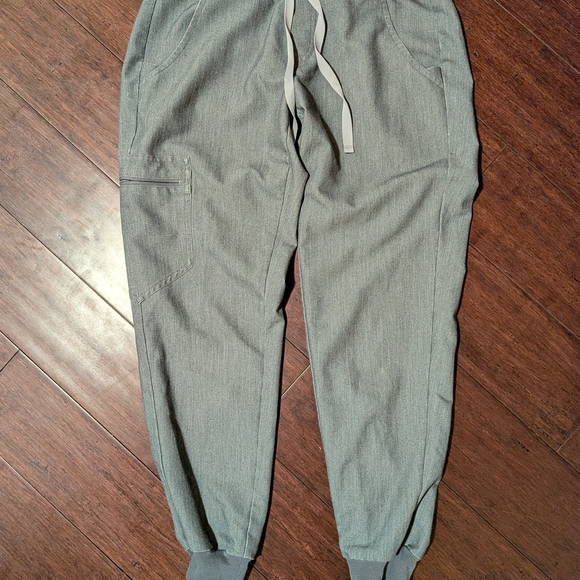 Woman's Figs Technical Collection - Picture 3 of 10